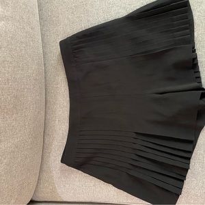 Alice and Olivia pleated black shorts size 4